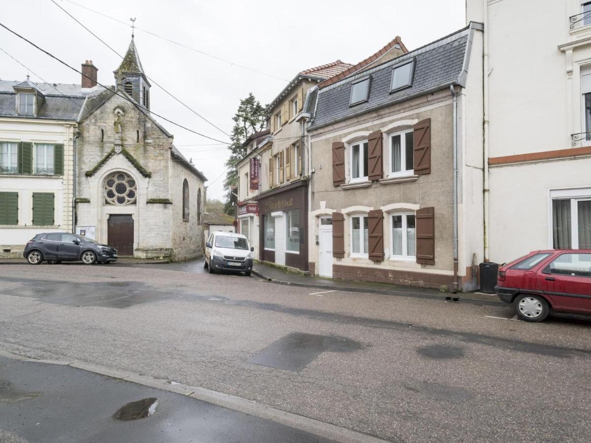 Lovely Holiday Home Near Joset Alain Dun-sur-Meuse Exterior foto